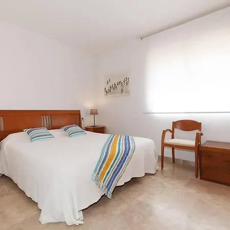 Uhc Arinsal Family Complex
