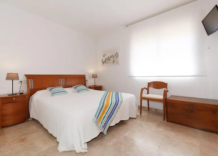 Uhc Arinsal Family Complex